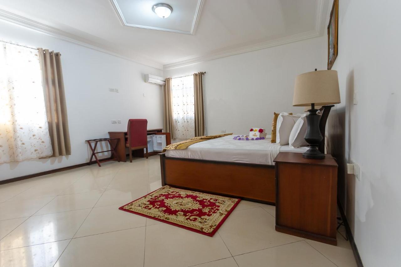 Royal Elmount Hotel Elmina Екстер'єр фото